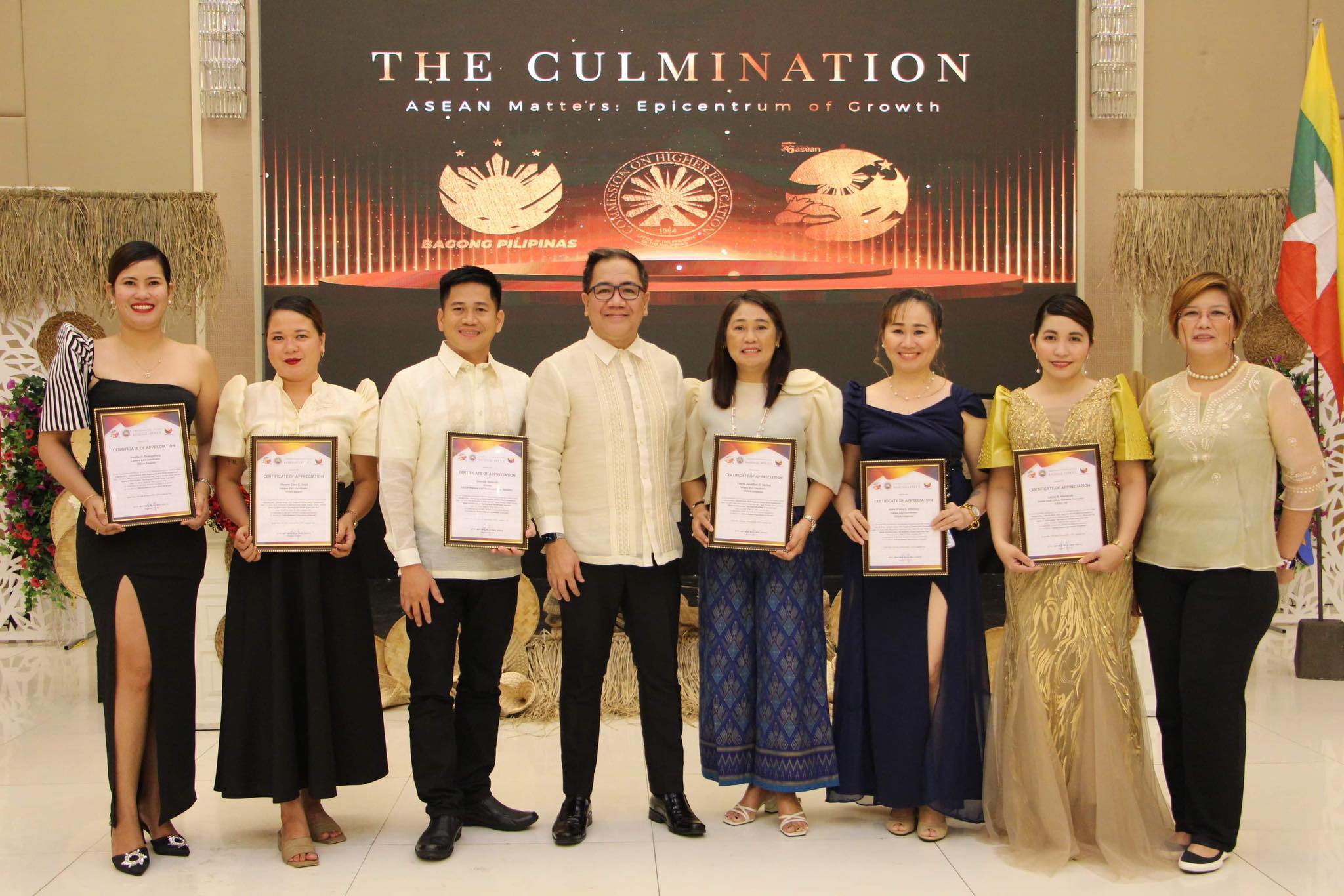 CBSUA RECEIVES AWARDS FROM CHED RO V